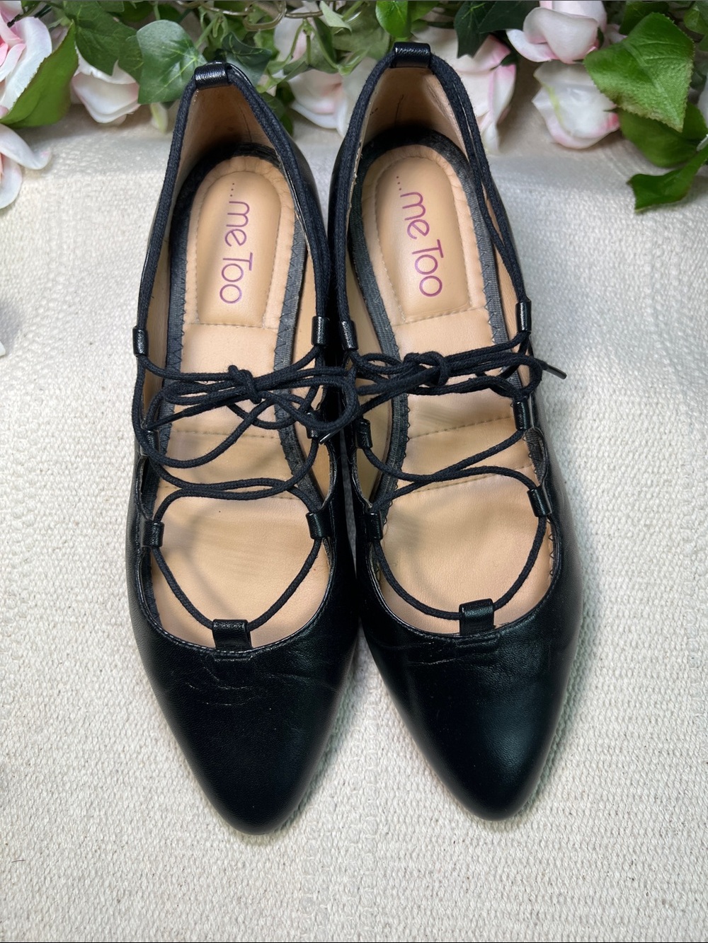🎉me too Black Leather Pointed Lace-Up Flats